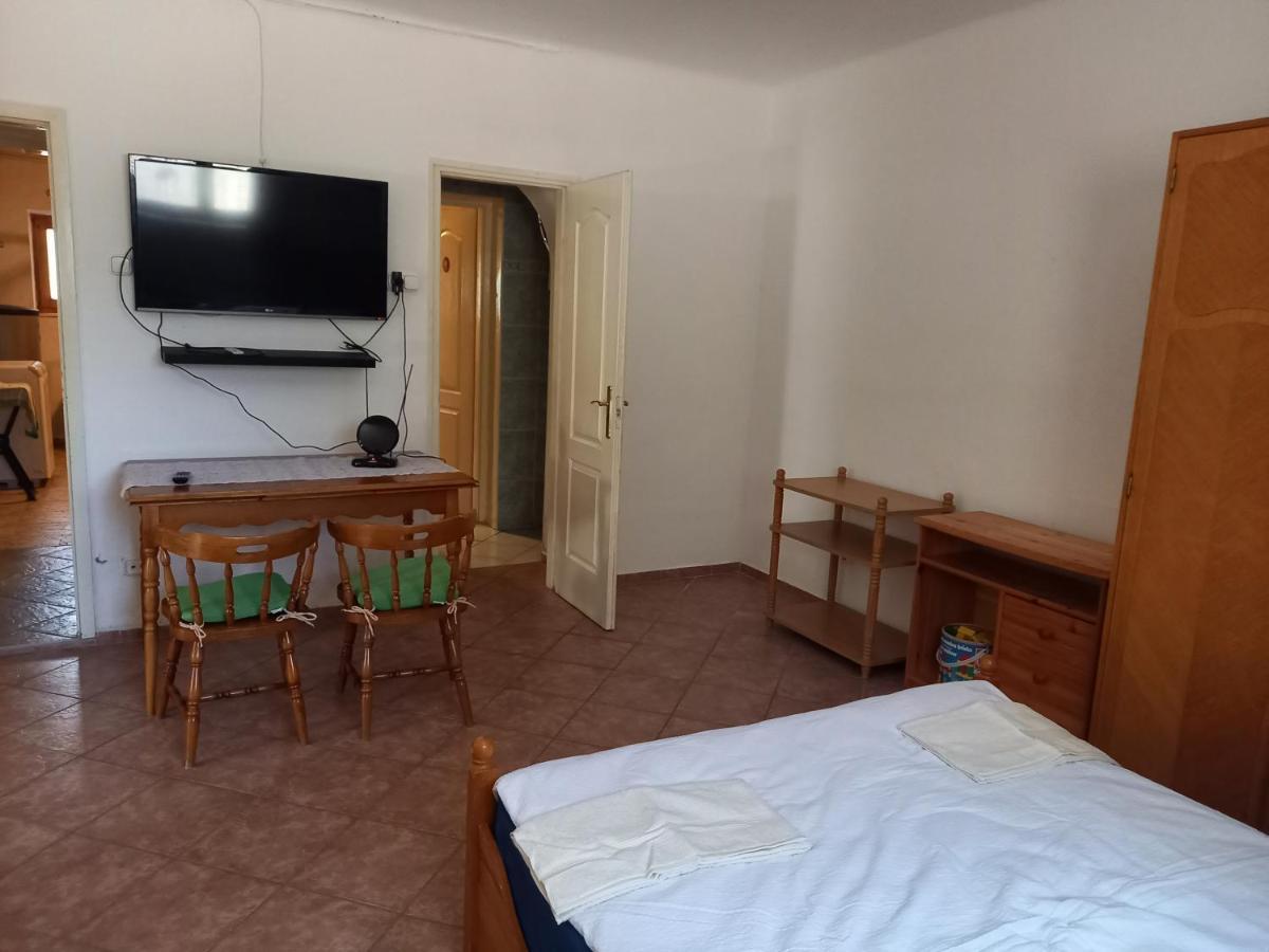 Flamingo Apartman Sopron Exteriör bild